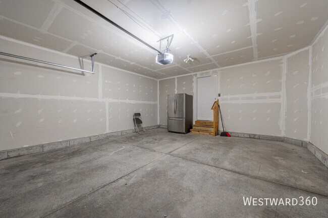 Building Photo - 3439 Birch Ln