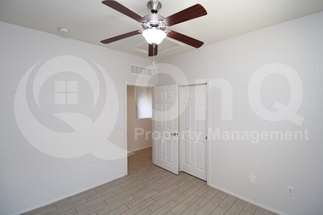Building Photo - 7531 E Majestic Palm Ln