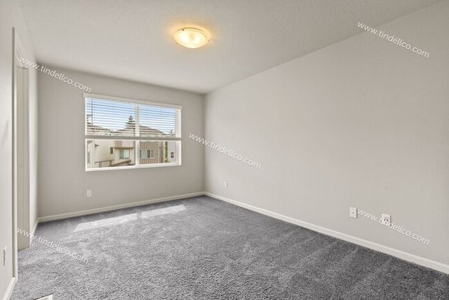 Building Photo - Sleek 3BR, 3.5BA Smart Home on Quiet Corner Lot – Don’t Miss This Happy Valley Gem!