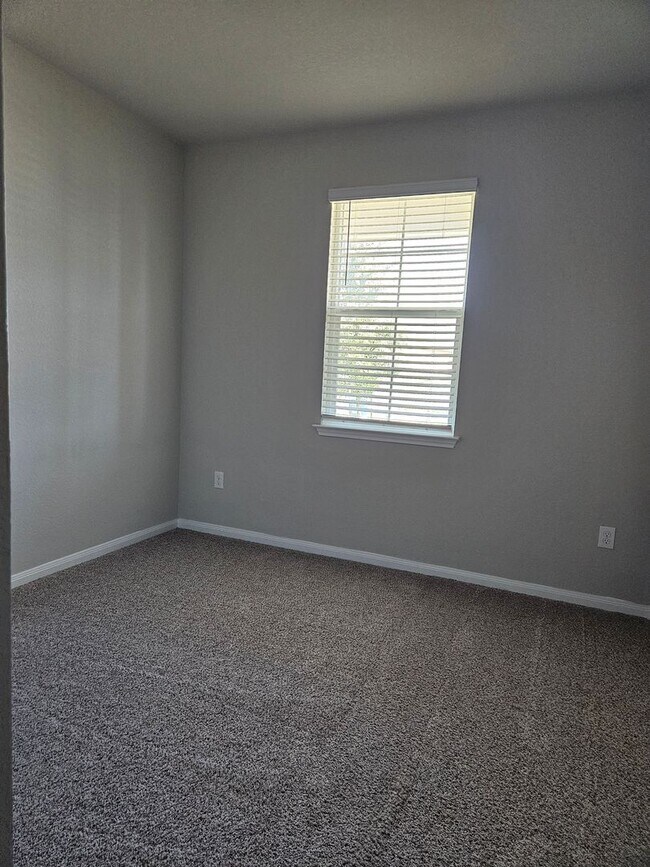 Building Photo - 4-Bedroom Home for Lease – Hutto, TX
