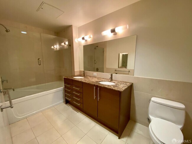 Building Photo - 301 Main St