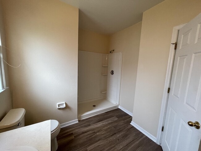 Building Photo - 935 Cumberland Dr