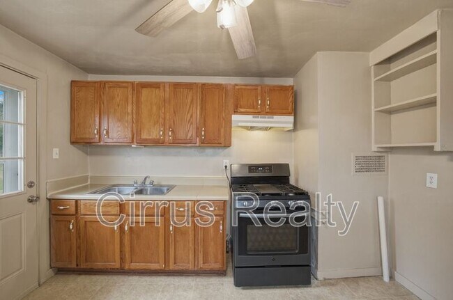 Building Photo - 1 Shelby St