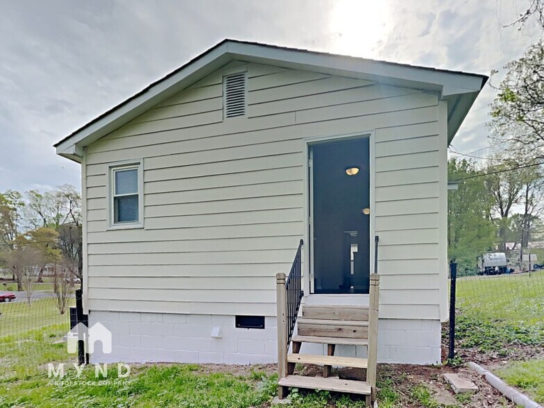 Building Photo - 317 Belton Ave