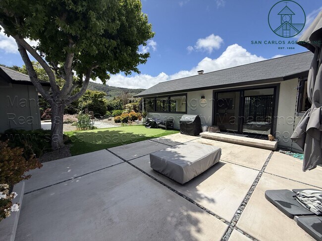 Building Photo - Newly Remodeled Spacious Three Bedroom Quail Lodge Home
