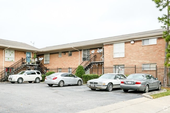 Building Photo - Twelve Canfield Place