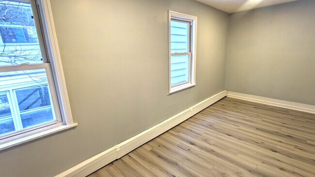 Building Photo - 58 Mann Ave