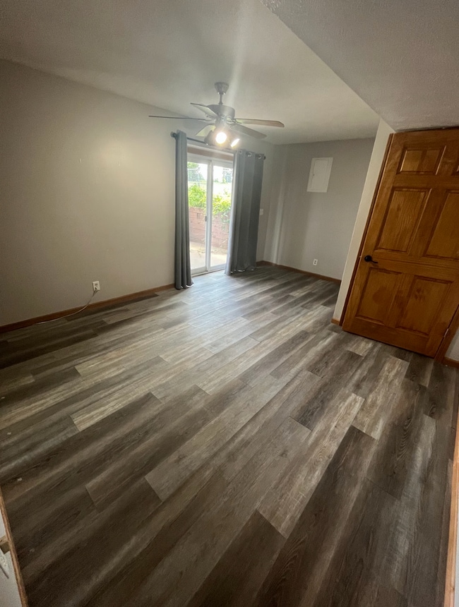 Building Photo - 4-Bedroom Plattsmouth Home with Lake Access!!
