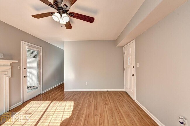 Building Photo - 1057 Mansfield Ct
