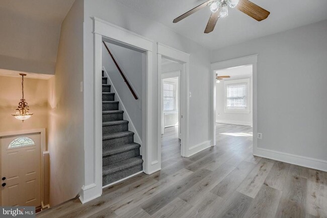 Building Photo - 1210 W Darby Rd