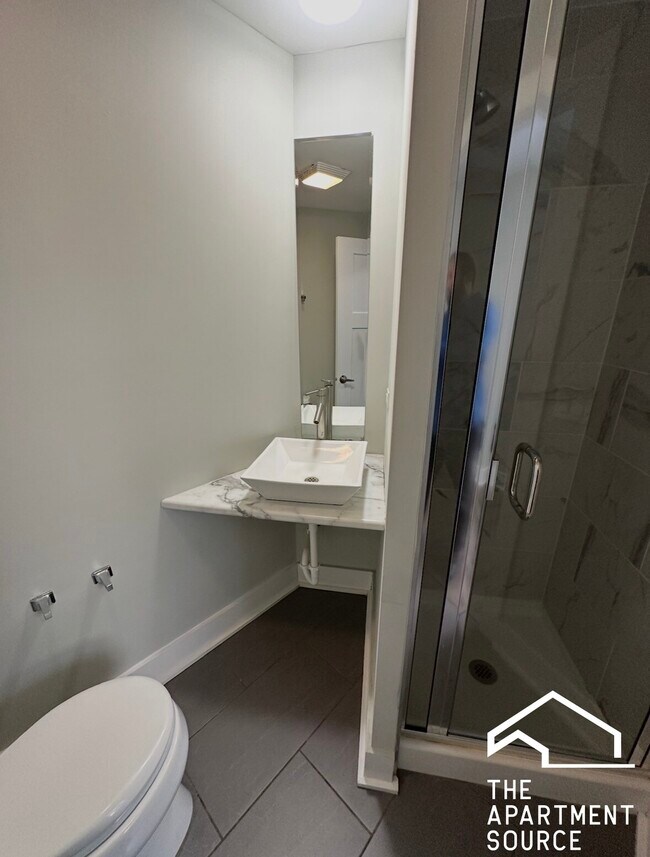 Building Photo - 725 St Johns Ave