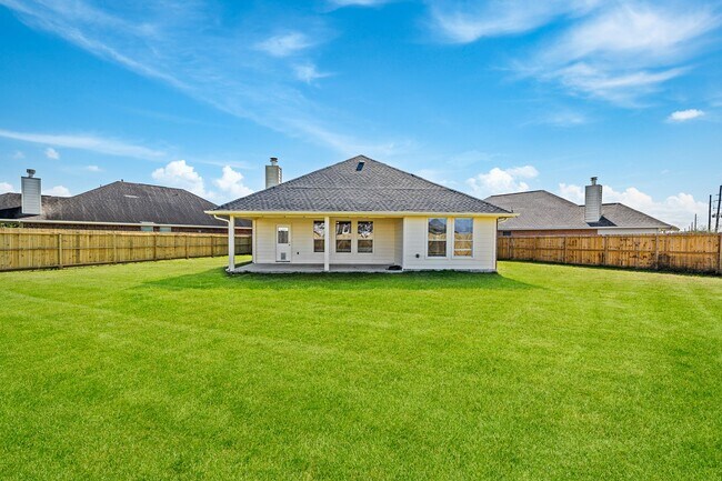 Building Photo - 7202 Lyndhurst Village Ln