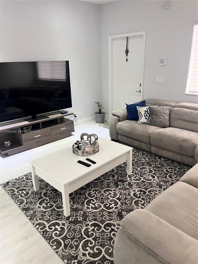 Building Photo - 4746 Lago Vista Dr