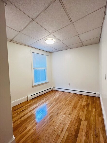 Building Photo - 11 Franklin St