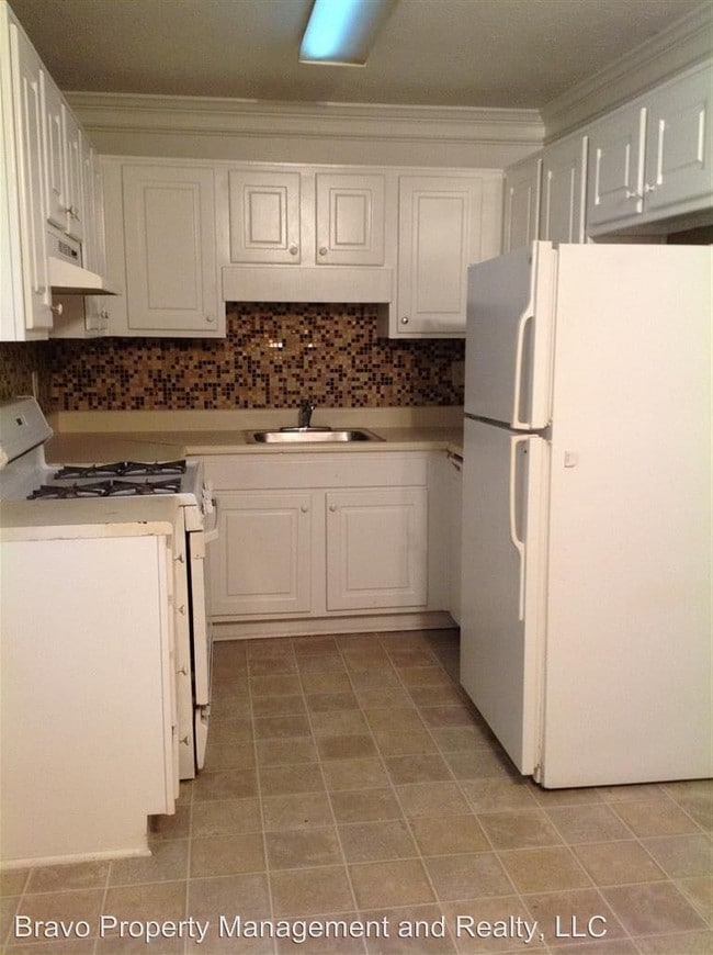 Building Photo - 3072-3078 Destin Cir