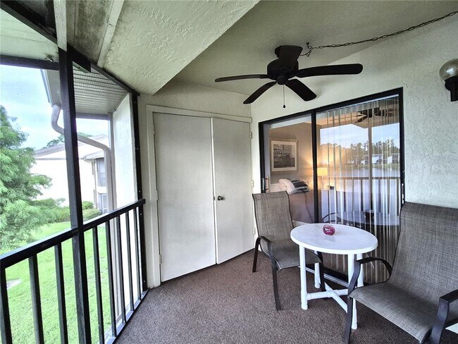 Building Photo - 270 Woodlake Wynde
