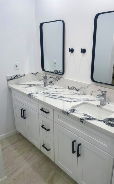 Building Photo - 19057 Friar St