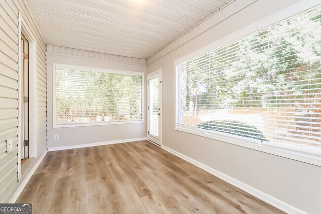 Building Photo - 250 Ashley Oaks Dr
