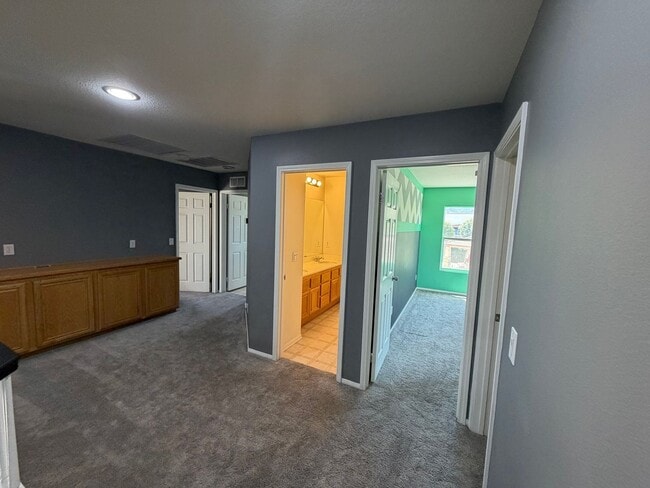 Building Photo - 885 Alsace Dr
