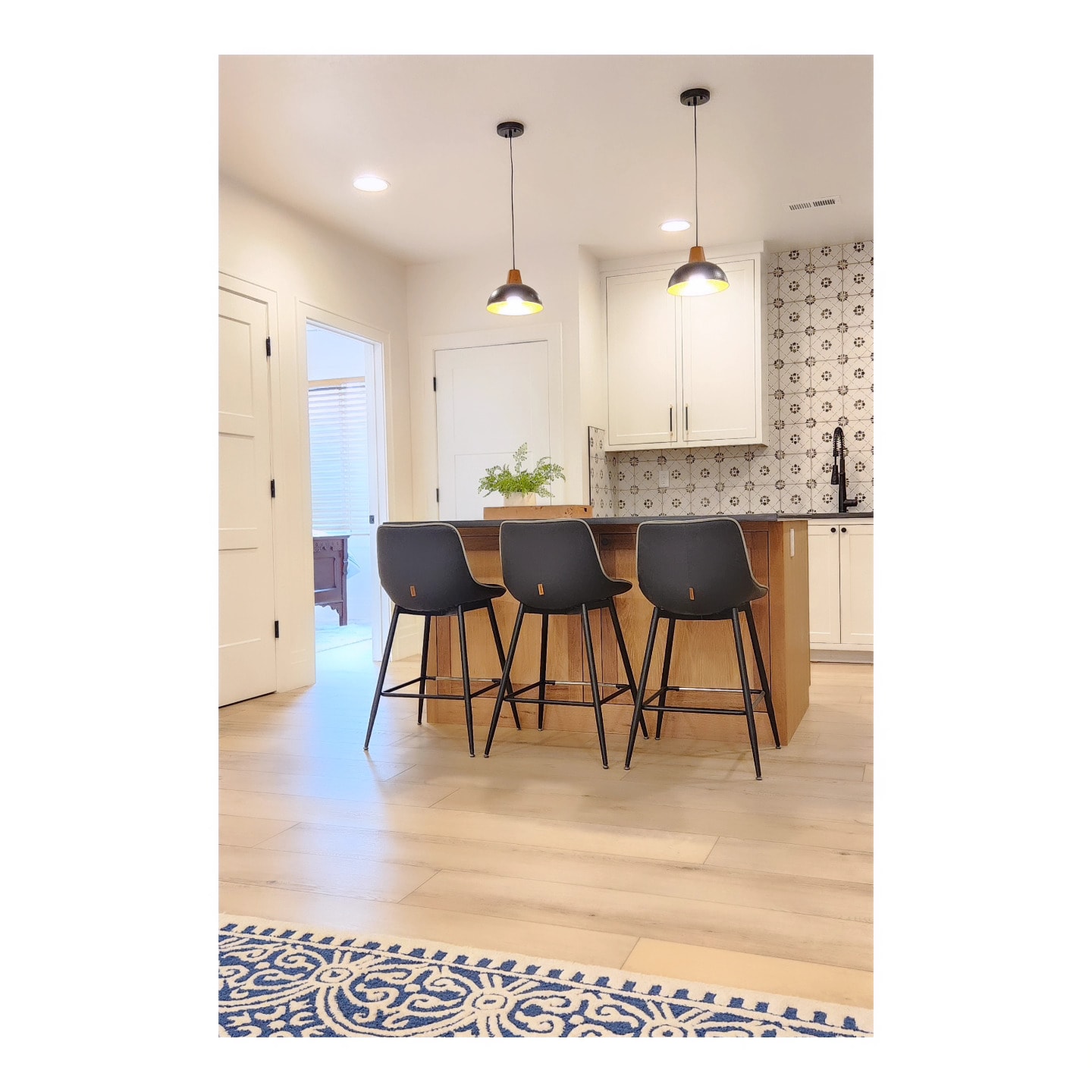 Building Photo - 107 S Moonlit Rd