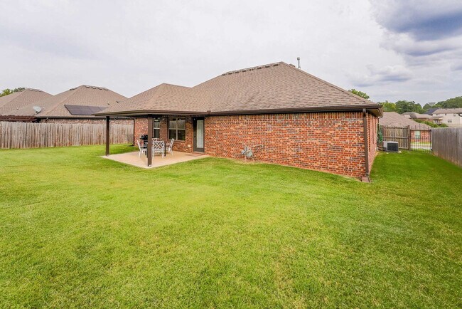 Building Photo - 967 Glass St