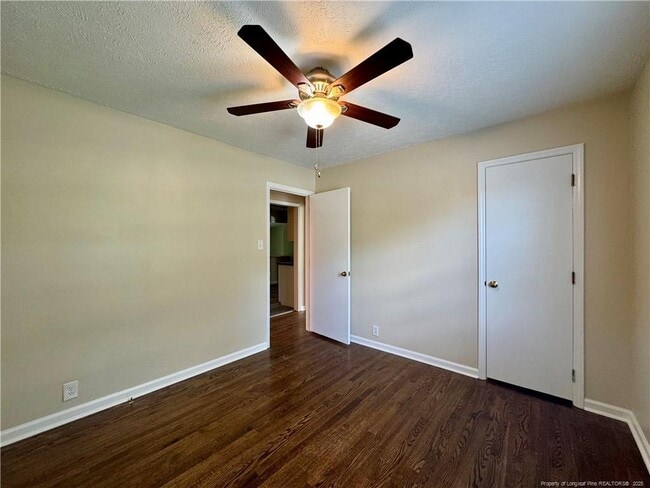 Building Photo - 431 Waterbury Dr