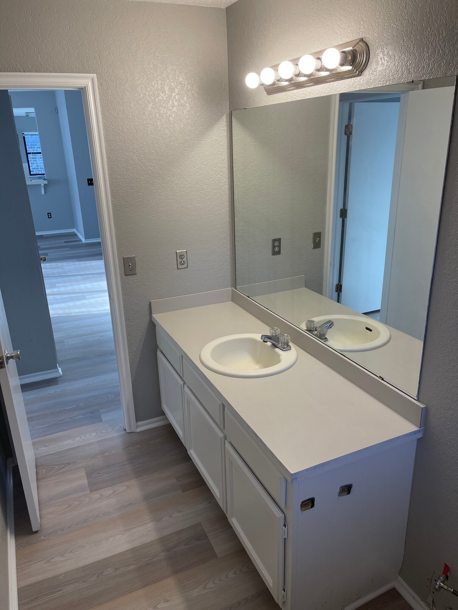 2nd bathroom vanity - 1309 Grand Mnr
