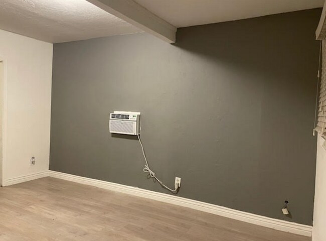 Building Photo - OPEN HOUSE WEDNESDAY AUGUST 6TH FROM 2PM T...