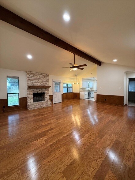 Building Photo - 3907 Rolling Hill