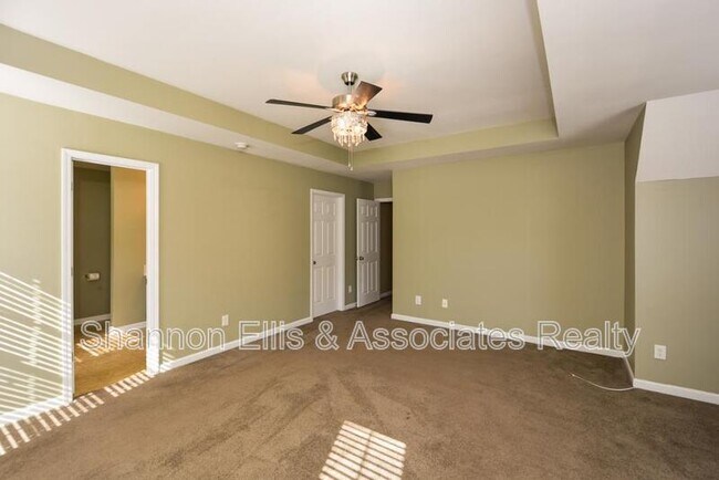 Building Photo - 137 Baywood Crossing