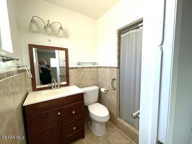 Building Photo - 5813 Beaumont Pl