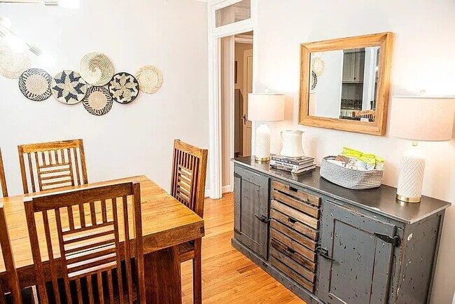 Building Photo - Fully Furnished 4BR Bungalow in Prime Forest Dr Location