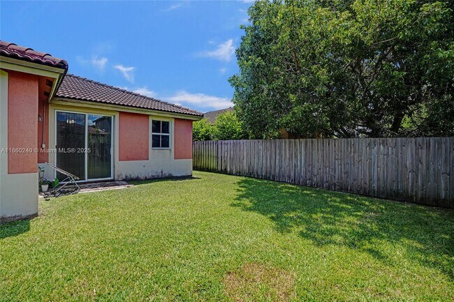 Building Photo - 15385 SW 93rd Ln