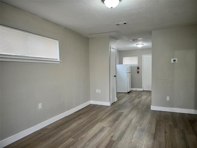 Primary Photo - 7814 Glass St