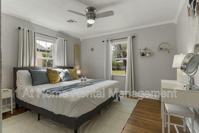 Building Photo - 4911 S Cincinnati Ave