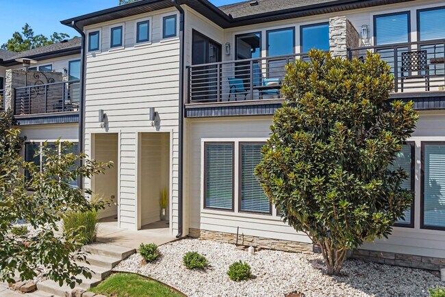 Building Photo - 402 SW 5th St