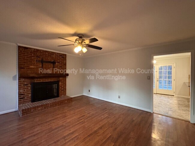 Building Photo - 102 Brodick Ct