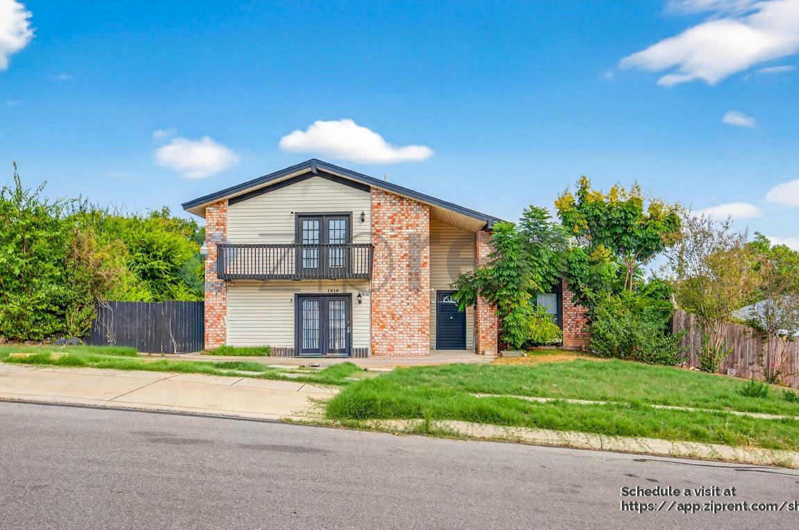 Building Photo - 1218 Billings Dr