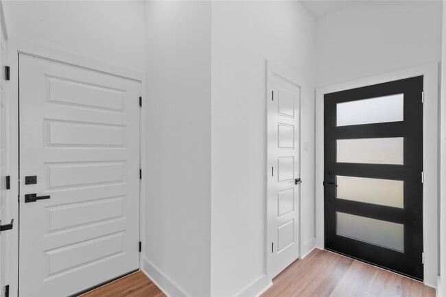 Building Photo - 6186 Eastland St