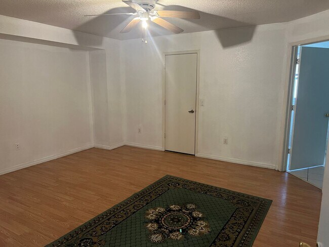 Building Photo - 3/2/2 with lanai in PC