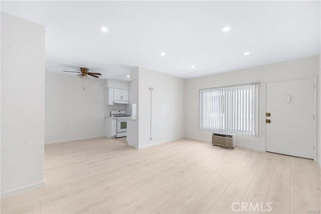 Building Photo - 580 W Stocker St