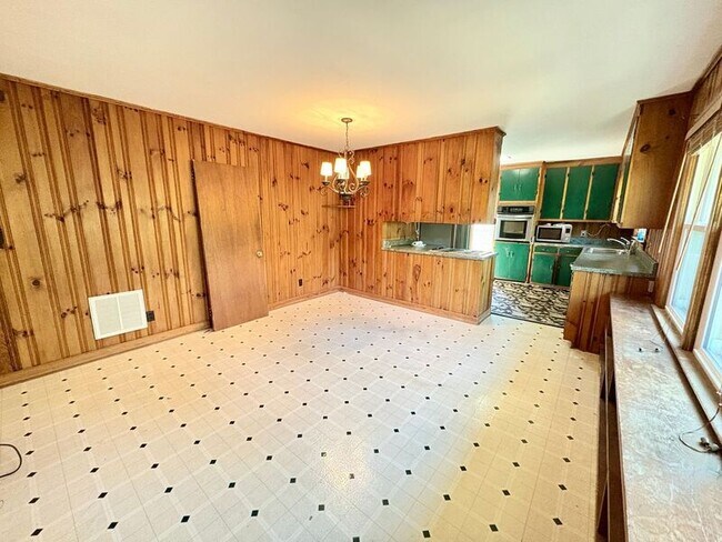 Building Photo - 1773 6 Mile Hwy