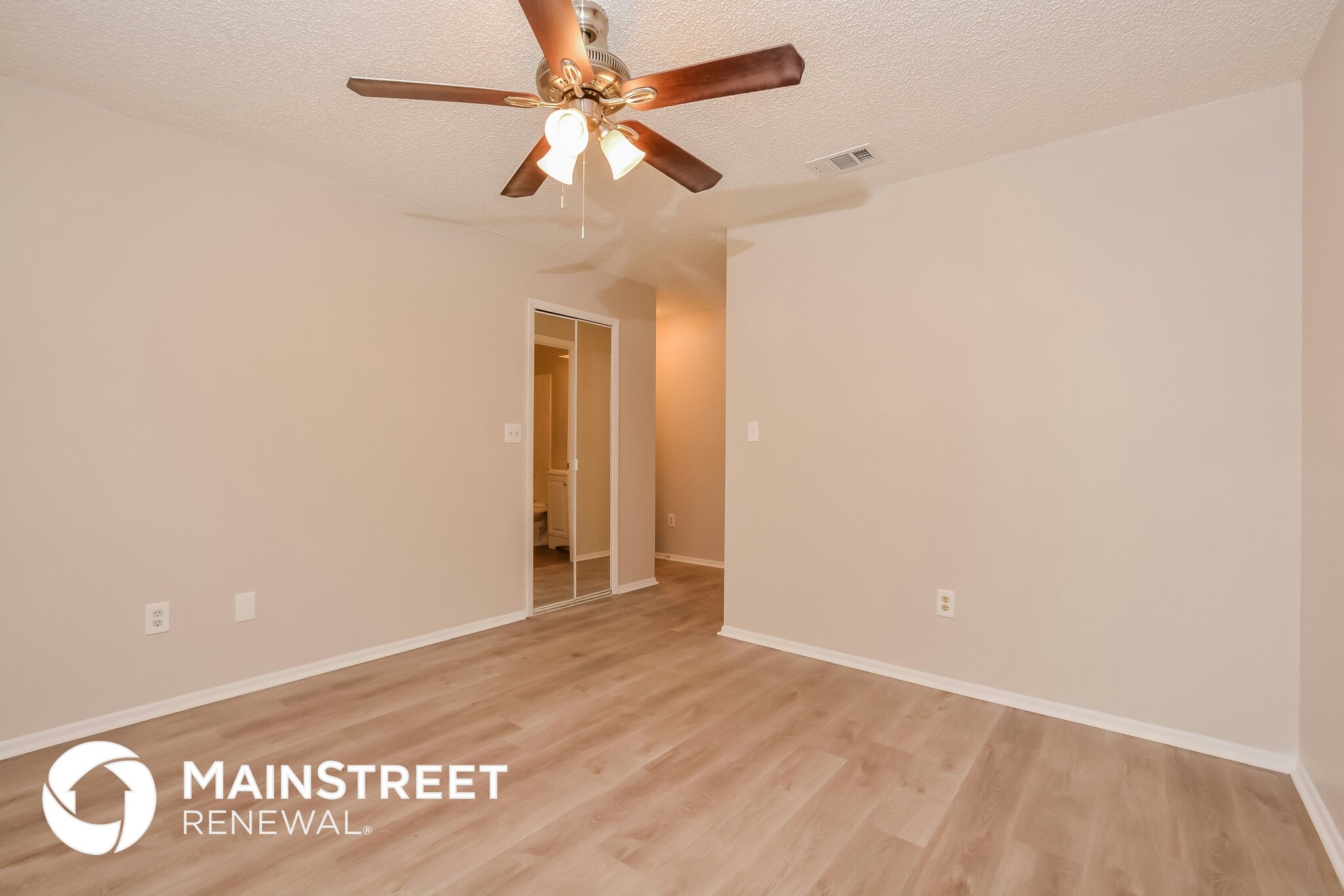 Building Photo - 7355 Darien Rd