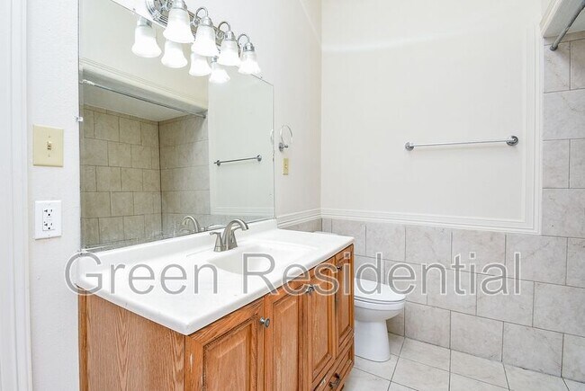 Building Photo - 11366 Oakcenter Dr