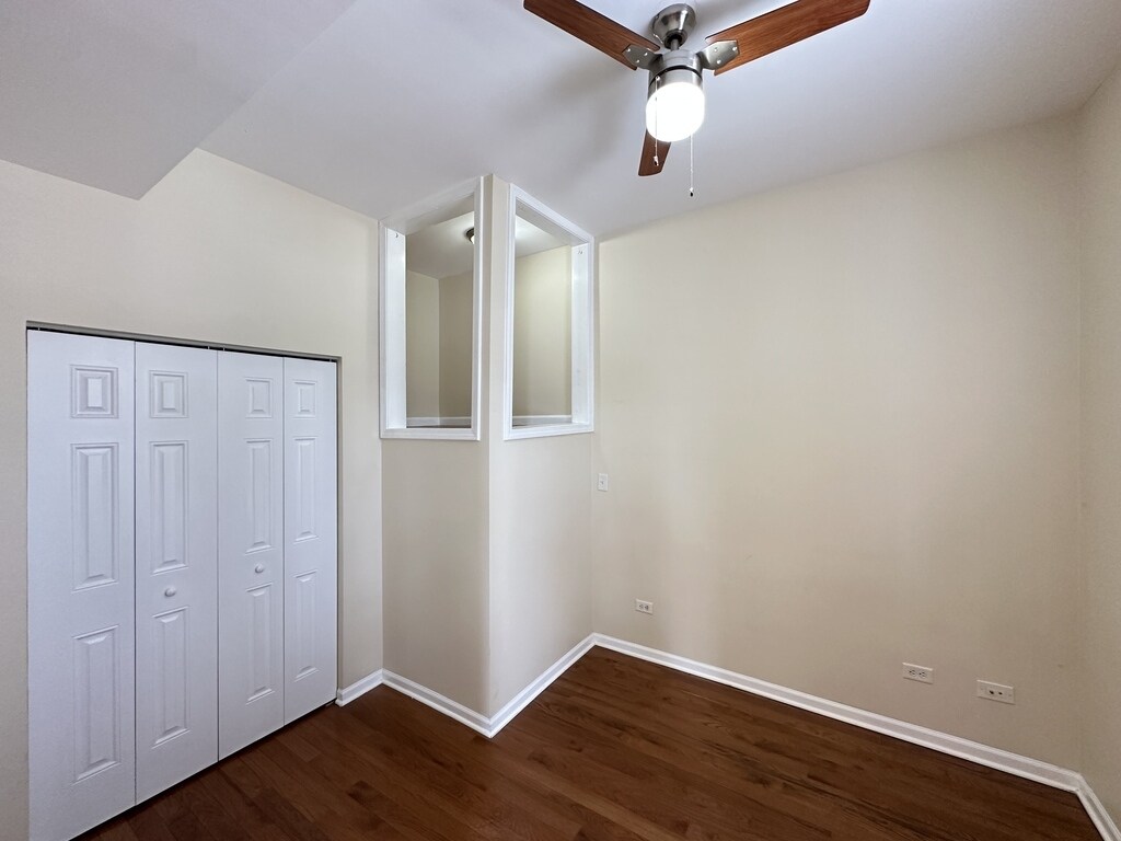 Building Photo - 2028 N Hamlin Ave