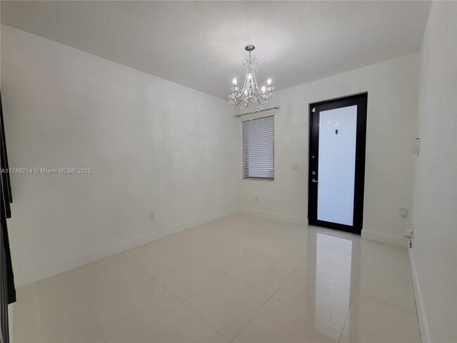 Building Photo - 492 SW 91st Pl