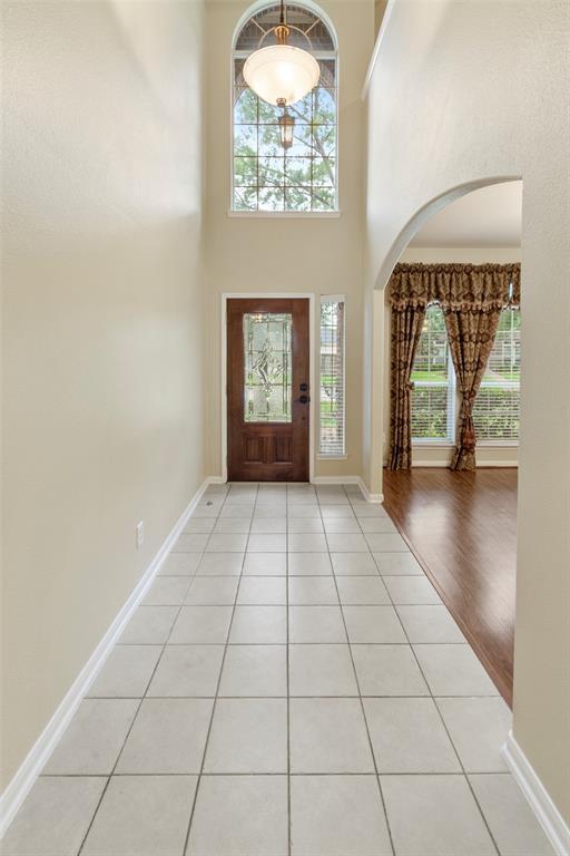Building Photo - 25727 Shady Spruce Ln