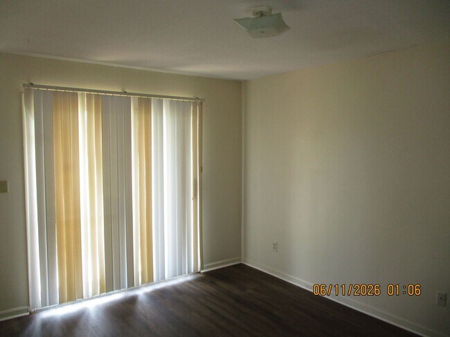 Building Photo - 2024 Oglethorpe Ave