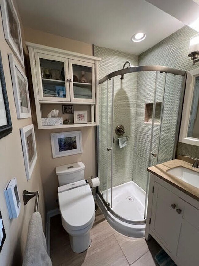 Building Photo - Fully Furnished Beautifully Restored Vinta...