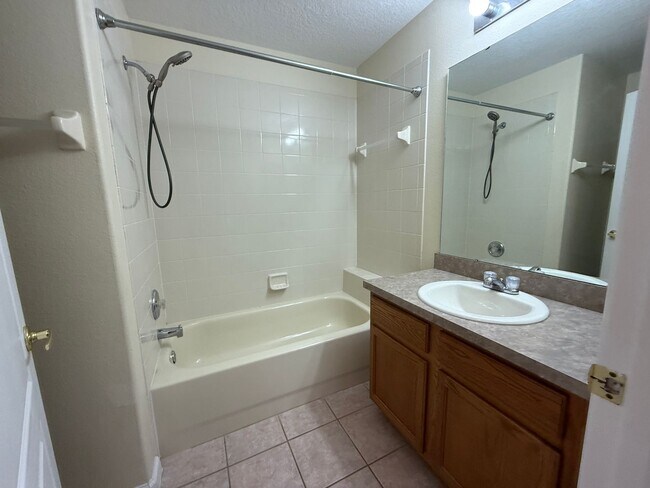 Building Photo - Beautiful Lake Mary 4 Bedroom home in Gated Community with Community Pools